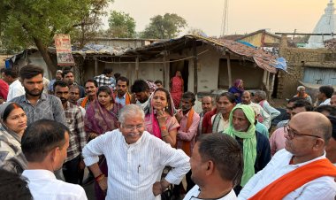श्री कौशिक ने घर- घर जाकर योजना से वंचित परिवारों को मोबाईल ऐप के माध्यम से ऑनलाईन अपलोड करवा कर योजना में किया शामिल।