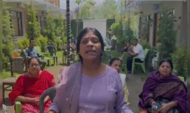 कश्मीर में फंसे छत्तीसगढ़ के 70 से ज्यादा लोग, सरकार से लगाई मदद की गुहार, बोले- खौफनाक मंजर है, जल्द से जल्द निकाले…