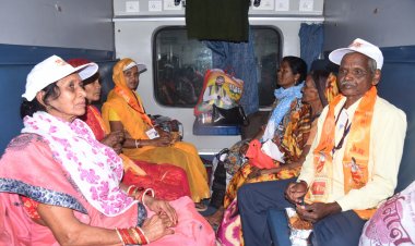 बुजुर्गाे की आंखों में बरसो से पल रही तीर्थ यात्रा की अभिलाषा हुई पूरी