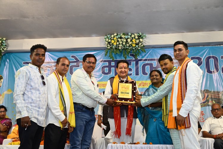 दुल्हादेव महोत्सव में सम्मिलित हुए विधायक डॉ.सम्पत अग्रवाल