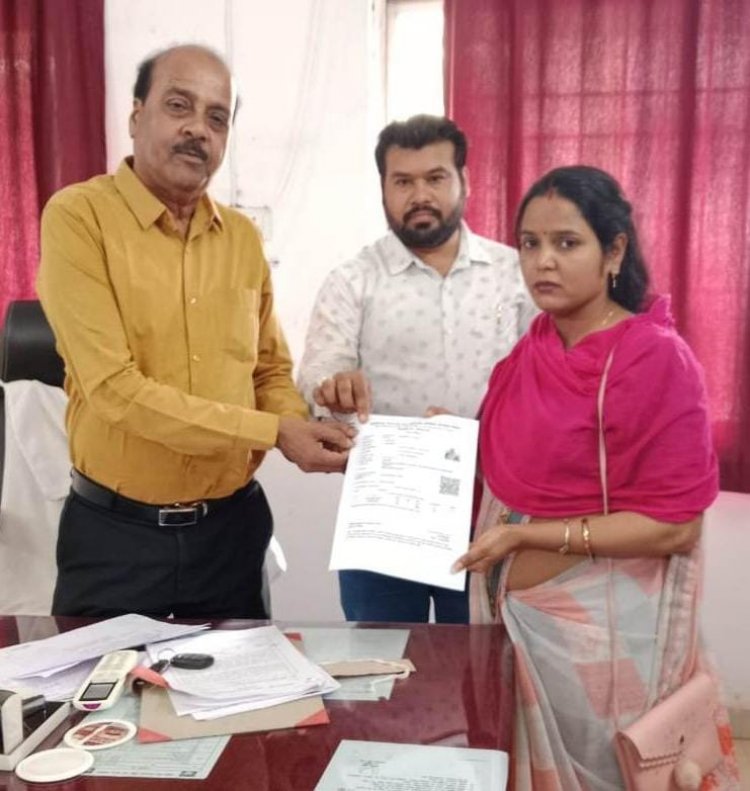 सुशासन तिहार 2025 : सुशासन तिहार में श्रीमती भारती देवांगन को मिला तत्काल श्रमिक कार्ड