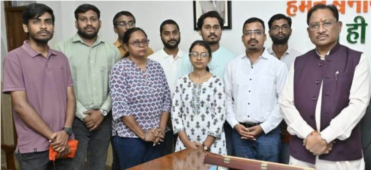 बर्खास्त बीएड शिक्षकों की हड़ताल खत्म, सीएम से चर्चा के बाद किया फैसला