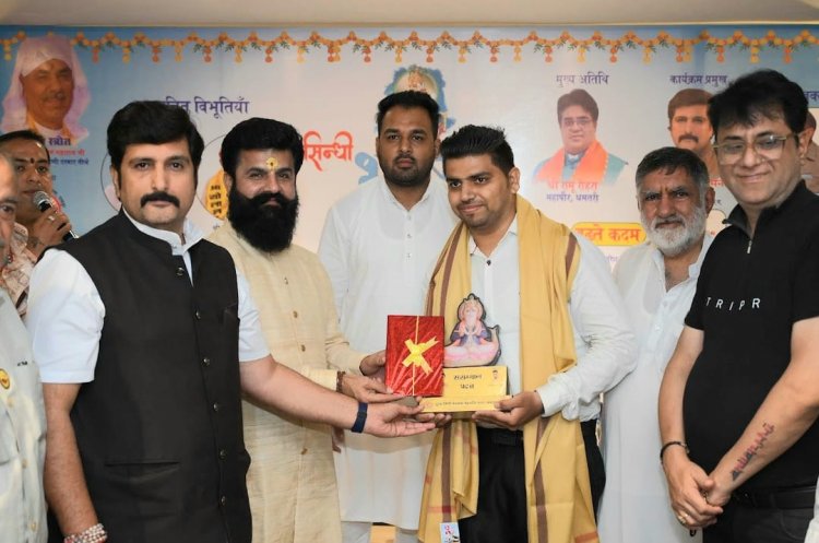 जिन भाषाओं को संविधान में दर्जा उसका अलग महत्व है:अमित चिमनानी