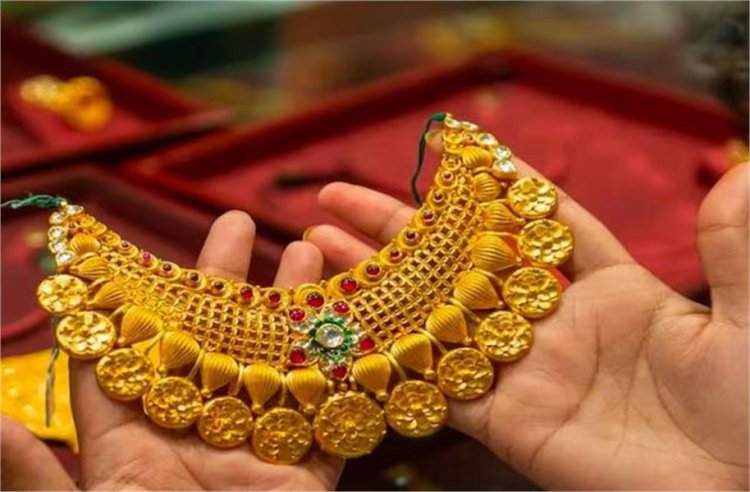 Gold Rate: अब सस्ता हुआ सोना! जानें क्या ये खरीदने का सही मौका है? आपके शहर के लेटेस्ट रेट्स भी देखें