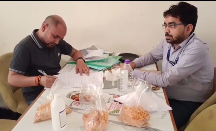 ग्राहक की बिरयानी में मरा हुआ कॉकरोच  मिलने पर “दा पंजाबी रेस्टोरेंट” में खाद्य विभाग की बड़ी कार्रवाई