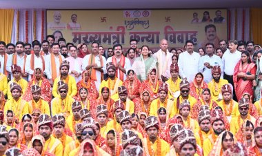 अक्षय तृतीया पर 85 जोड़ों ने लिए सात फेरे, उपमुख्यमंत्री विजय शर्मा और मंत्री श्रीमती लक्ष्मी राजवाड़े ने दिया आशीर्वाद