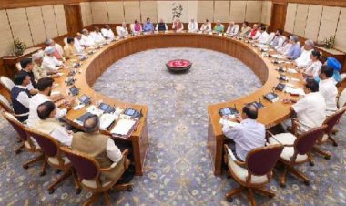 ऑपरेशन ‘सिंदूर’ के बाद पीएम मोदी ने बुलाई आपात कैबिनेट बैठक, केंद्रीय गृह मंत्री शाह और राजनाथ भी शामिल