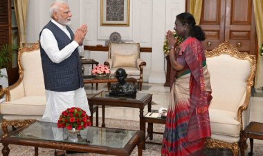 प्रधानमंत्री नरेंद्र मोदी ने राष्ट्रपति द्रौपदी मुर्मू से की मुलाकात, महत्वपूर्ण मुद्दों पर दी जानकारी