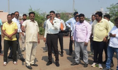 समस्या दूर करने  नन्दकुमार साहू ने कौशल्या माता विहार का किया दौरा*