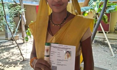 सुशासन तिहार में रीना यादव और सीमा बघेल को मिला नया राशनकार्ड