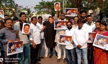 कांग्रेस कार्यकर्ताओं ने किया विजय शाह का पुतला दहन