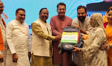 छत्तीसगढ़ के हज यात्रियों के लिए हज किट का वितरण