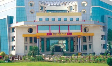 छत्तीसगढ़ में सरकारी विभागों पर 2500 करोड़ का बिजली बिल बकाया, फिर भी स्मार्ट मीटर लगाने की तैयारी—आखिर कब होगा भुगतान?