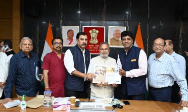 व्यापारी कल्याण बोर्ड के छठवी बैठक में शामिल हुए अमर पारवानी, बोर्ड के अध्यक्ष सुनील सिंघी के साथ आत्मनिर्भरता को बढ़ावा देने का लिया संकल्प