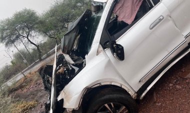 CG – नगर पालिका अध्यक्ष की कार हुई दर्दनाक हादसे की शिकार, ड्राइवर की मौके पर मौत, कार के उड़े परखच्चे..…