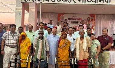 बिल्हा विधानसभा क्षेत्र अंतर्गत aaj ग्राम पंचायत पौसरी में आयोजित समाधान शिविर में शामिल हुए पूर्व विधानसभा अध्यक्ष  धरम लाल कौशिक