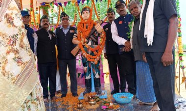 शहीद पामेन्द्र कांगे के स्मारक का किया गया अनावरण