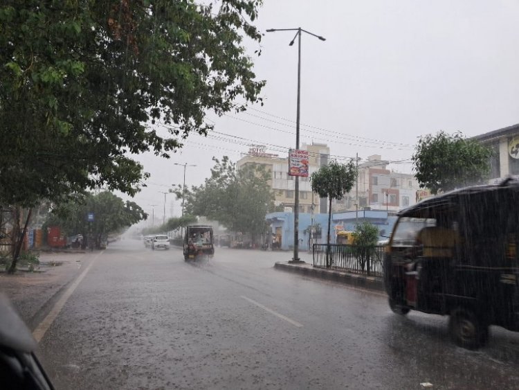 WEATHER UPDATE : छत्तीसगढ़ में मई के पहले सप्ताह आंधी-बारिश का अलर्ट, कई जिलों में तापमान में गिरावट