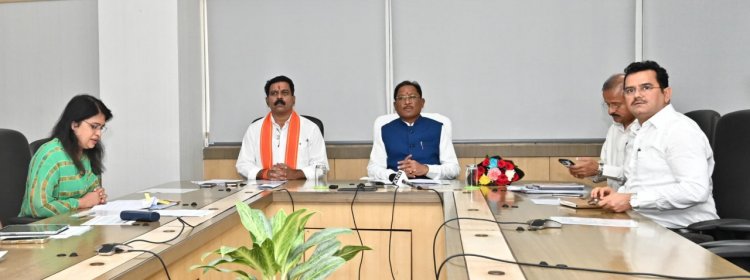 मुख्यमंत्री श्री विष्णु देव साय ने आत्मसमर्पित नक्सलियों और नक्सल हिंसा से पीड़ितों को जारी की प्रधानमंत्री आवास योजना की पहली किस्त