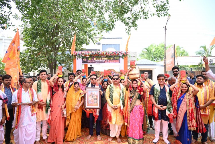 *कलश यात्रा और हरिनाम संकीर्तन से हुई विधायक डॉ संपत अग्रवाल के जन्मदिवस की पावन शुरुआत* 