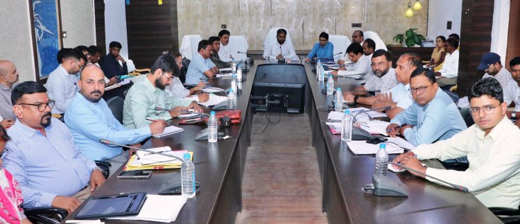 सुशासन तिहार के तहत प्राप्त आवेदनों का निराकरण दो दिनों के भीतर करें : कलेक्टर समय-सीमा की बैठक लेकर निराकरण में तेजी लाने के दिए निर्देश