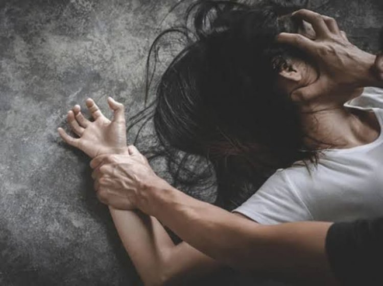 Crime : एक तरफ़ मौत दूसरी तरफ़ आबरू; हैवानियत की सारी हदें पार, चाकू की नोक पर मासूम से दुष्कर्म