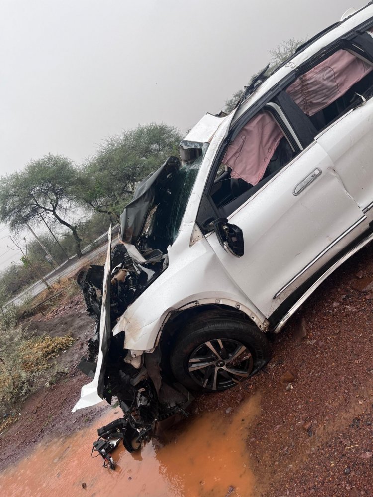 CG – नगर पालिका अध्यक्ष की कार हुई दर्दनाक हादसे की शिकार, ड्राइवर की मौके पर मौत, कार के उड़े परखच्चे..…