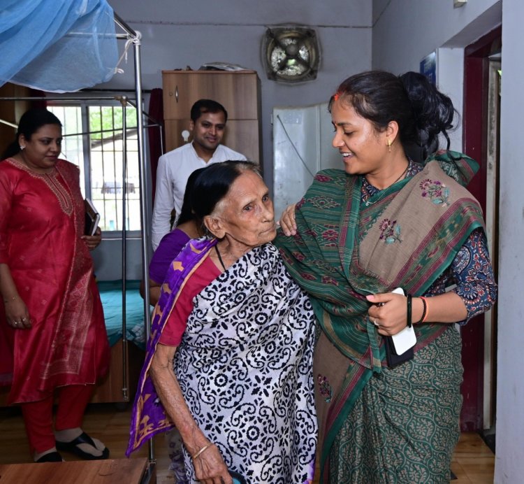 बुजुर्गों के सम्मान और कल्याण के लिए साय सरकार है प्रतिबद्ध: मंत्री श्रीमती लक्ष्मी राजवाड़े