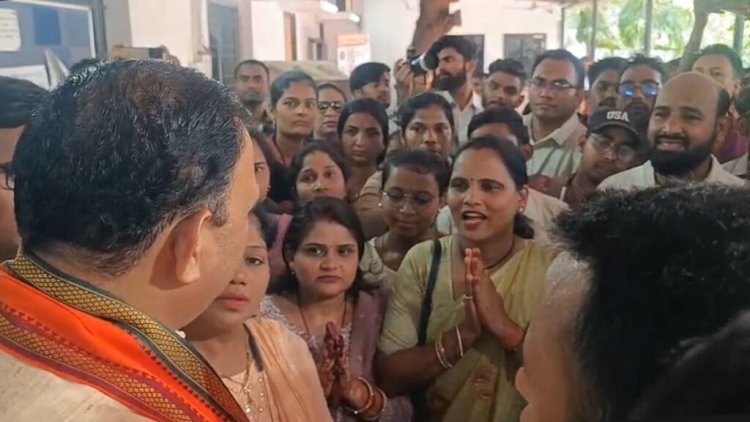 ब्रेकिंग : खतरे में इन कर्मचारियों की नौकरी, तीन महीने से नहीं मिली तनख्वाह, स्वास्थ्य मंत्री जायसवाल ने दिया ये आश्वासन……