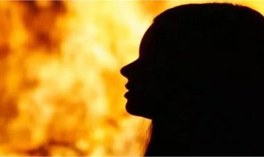 रोंगटे खड़े कर देने वाली घटना : पिता की हैवानियत, दूसरी पत्नी के बहकावे में आकर बेटी को केरोसिन डालकर जिंदा जलाया