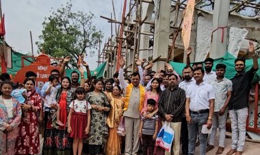 उद्योग मंत्री  लखन लाल देवांगन ने परिवार के साथ बागेश्वर धाम में की पूजा अर्चना, जिले और प्रदेशवासियों की खुशहाली की कामना की