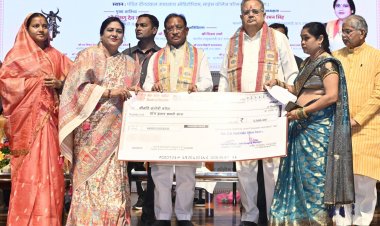 मुख्यमंत्री छत्तीसगढ़ हस्तशिल्प विकास बोर्ड की नवनियुक्त अध्यक्ष श्रीमती शालिनी राजपूत के पदभार ग्रहण समारोह में हुए शामिल