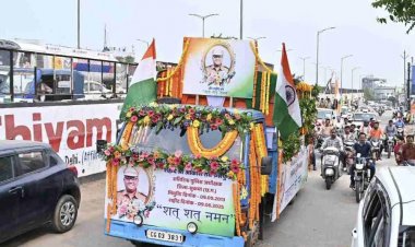CG : “जब तक सूरज चांद रहेगा, आकाश तेरा नाम रहेगा” के नारों के साथ निकली शहीद एएसपी आकाश राव की अंतिम यात्रा, हर आंख हुई नम