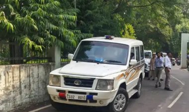 छत्तीसगढ़ में दो बड़े भ्रष्टाचार के खुलासे: यूनिवर्सिटी क्लर्क और पटवारी रिश्वत लेते रंगे हाथों गिरफ्तार