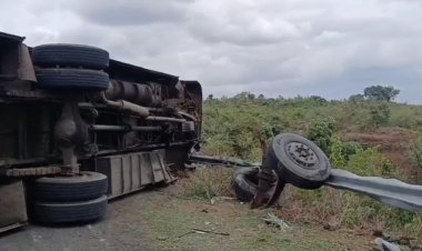 यात्रियों से भरी बस हुई दुर्घटना का शिकार, घाटी के पास पलटी, मची चीख-पुकार, 8 की हालत गंभीर