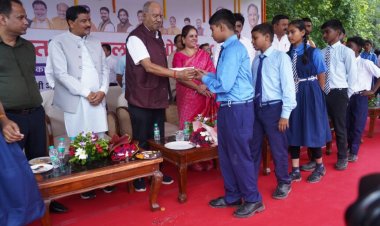 शिक्षा केवल किताबी ज्ञान नहीं, जीवन निर्माण का माध्यम बने: सांसद बृजमोहन अग्रवाल