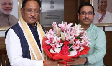 मुख्यमंत्री साय ने केंद्रीय मंत्री प्रल्हाद जोशी से की सौजन्य भेंट