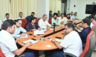 जीई रोड में होर्डिंग्स लगाने पर प्रतिबंध : निगम आयुक्त ने जारी किया आदेश