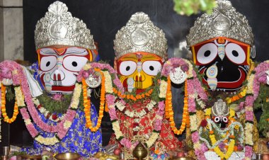 आज भगवान जगन्नाथ की रथ यात्रा है और भक्त भगवान के दर्शन करेंगे।