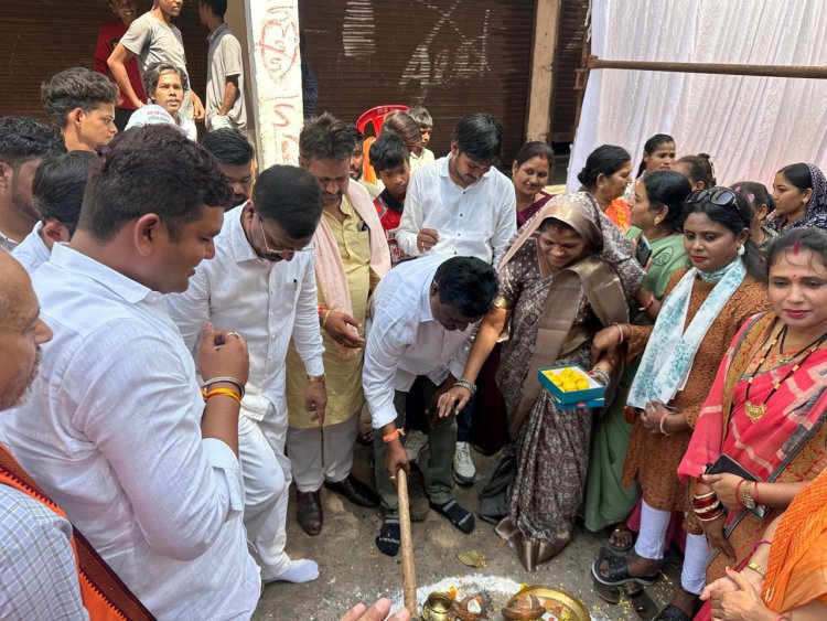 रायपुर ग्रामीण विधायक मोतीलाल साहू ने जोन अध्यक्ष, एमआईसी सदस्य, पार्षद सहित निगम जोन 9 के तीन वार्डों में एकमुश्त 1 करोड़ से अधिक के नए विकास कार्यों का भूमिपूजन कर नागरिकों को दी शानदार सौगात,