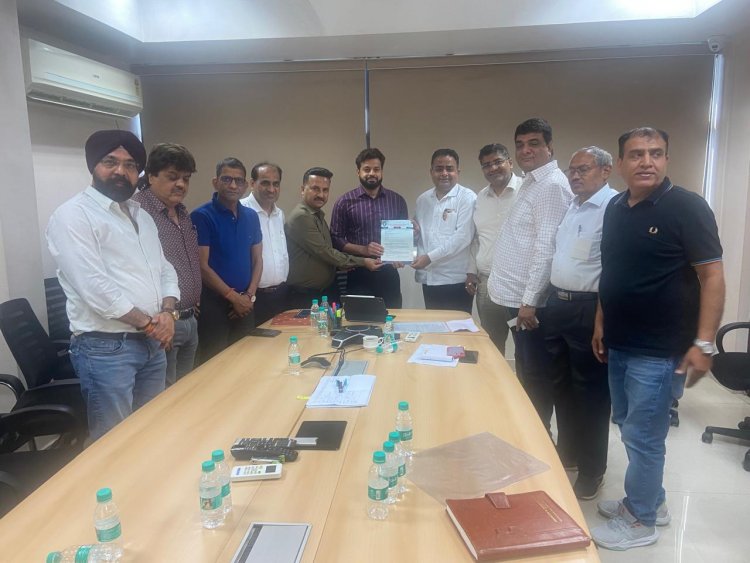 जीएसटी समस्याओं को लेकर जीएसटी कमिश्नर मीणा से मिले चेम्बर पदाधिकारी