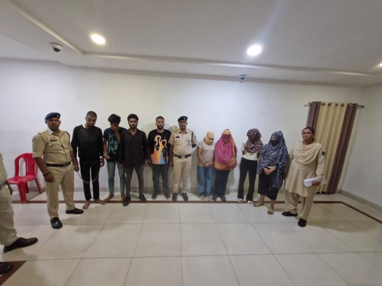 आत्महत्या के लिये उकसाने वाले 08 आरोपी गिरफ्तार
