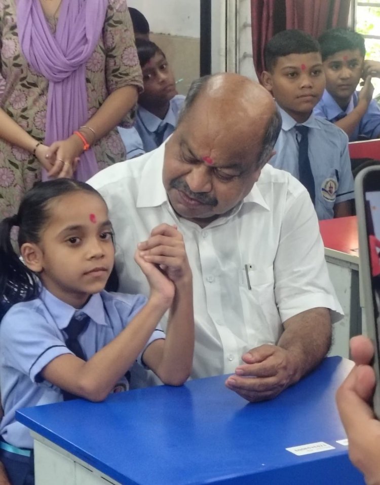 छात्रों के बीच आकर बचपन याद आ गया, नए सत्र की बच्चों को शुभकामनाएं -पुरंदर मिश्रा