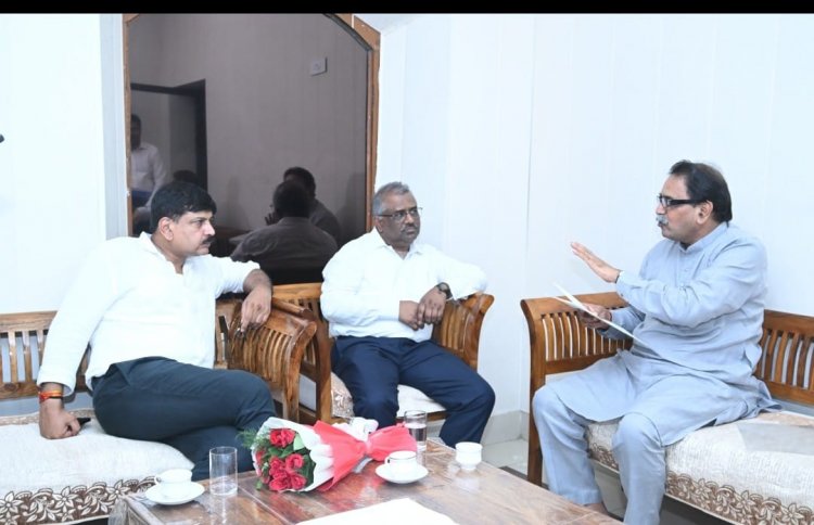 विधायक  राजेश मूणत ने महाप्रबंधक दक्षिण पूर्व मध्य रेल्वे से भेंट कर सौंपा ज्ञापन – रेल यात्रियों की सुविधाओं से संबंधित 11 प्रमुख मांगें रखीं*