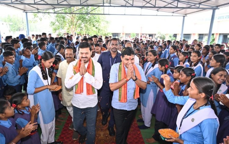 शिक्षा न केवल व्यक्तिगत विकास का माध्यम है, बल्कि एक समृद्ध, सशक्त और संस्कारित समाज की नींव भी है- अनुज