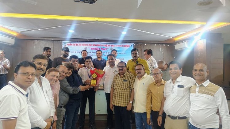 भारतीय स्टेट बैंक (एसबीआई) मनी चेस्ट ने चेंबर भवन में व्यापारिक संघों और व्यापारियों को वितरित किए चिल्हर