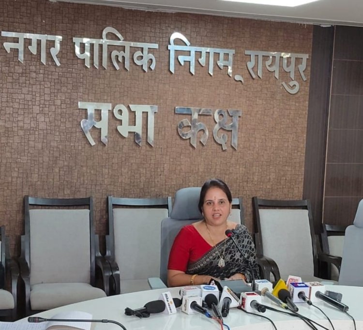 महापौर ने कहा कि रायपुर में सिंगल यूज प्लास्टिक पर पूर्ण व्यवहारिक प्रतिबंध लगाने प्रयास किया जायेगा।