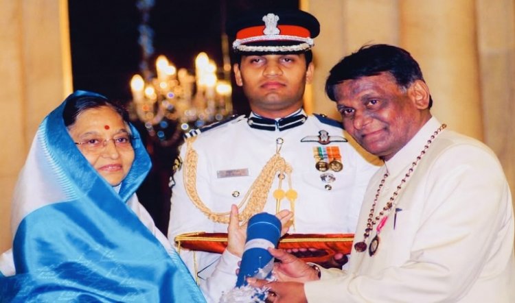 BIG ब्रेकिंग : छत्तीसगढ़ के हास्य कवि पद्मश्री डॉ.सुरेंद्र दुबे का निधन,प्रदेश में शोक की लहर…