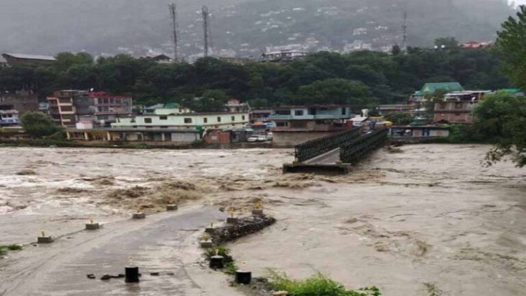 मानसून का कहर: गुजरात में मूसलधार बारिश, हिमाचल, उत्तराखंड में बादल फटा; जानिए आपके राज्य में कैसा रहेगा मौसम