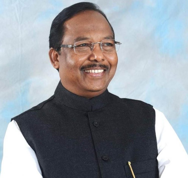 कृषि मंत्री  रामविचार नेताम ने पूर्व आईएएस अधिकारी, प्रख्यात प्रशासक एवं 20 से अधिक पुस्तकों के लेखक  बी.के.एस. रे के निधन पर गहरा शोक व्यक्त किया है।